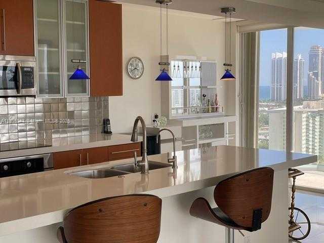 Small Image of 19707 WEST TURNBERRY WAY #26D, Aventura Number 15