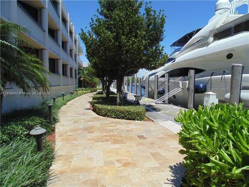 Small Image of 19707 WEST TURNBERRY WAY #26D, Aventura Number 2