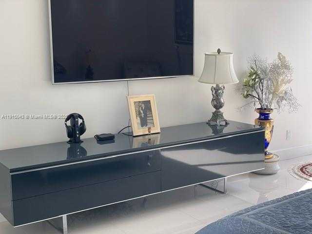 Small Image of 19707 WEST TURNBERRY WAY #26D, Aventura Number 31