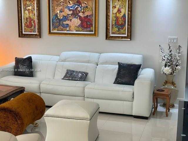 Small Image of 19707 WEST TURNBERRY WAY #26D, Aventura Number 5