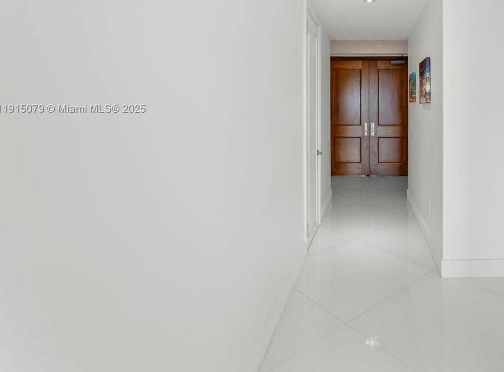 Small Image of 1425 BRICKELL AVE #54C, Miami Number 2