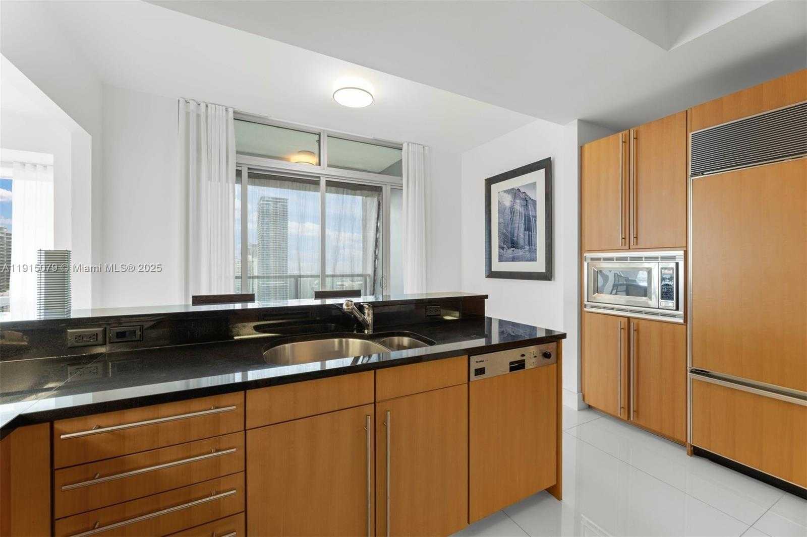 Small Image of 1425 BRICKELL AVE #54C, Miami Number 22