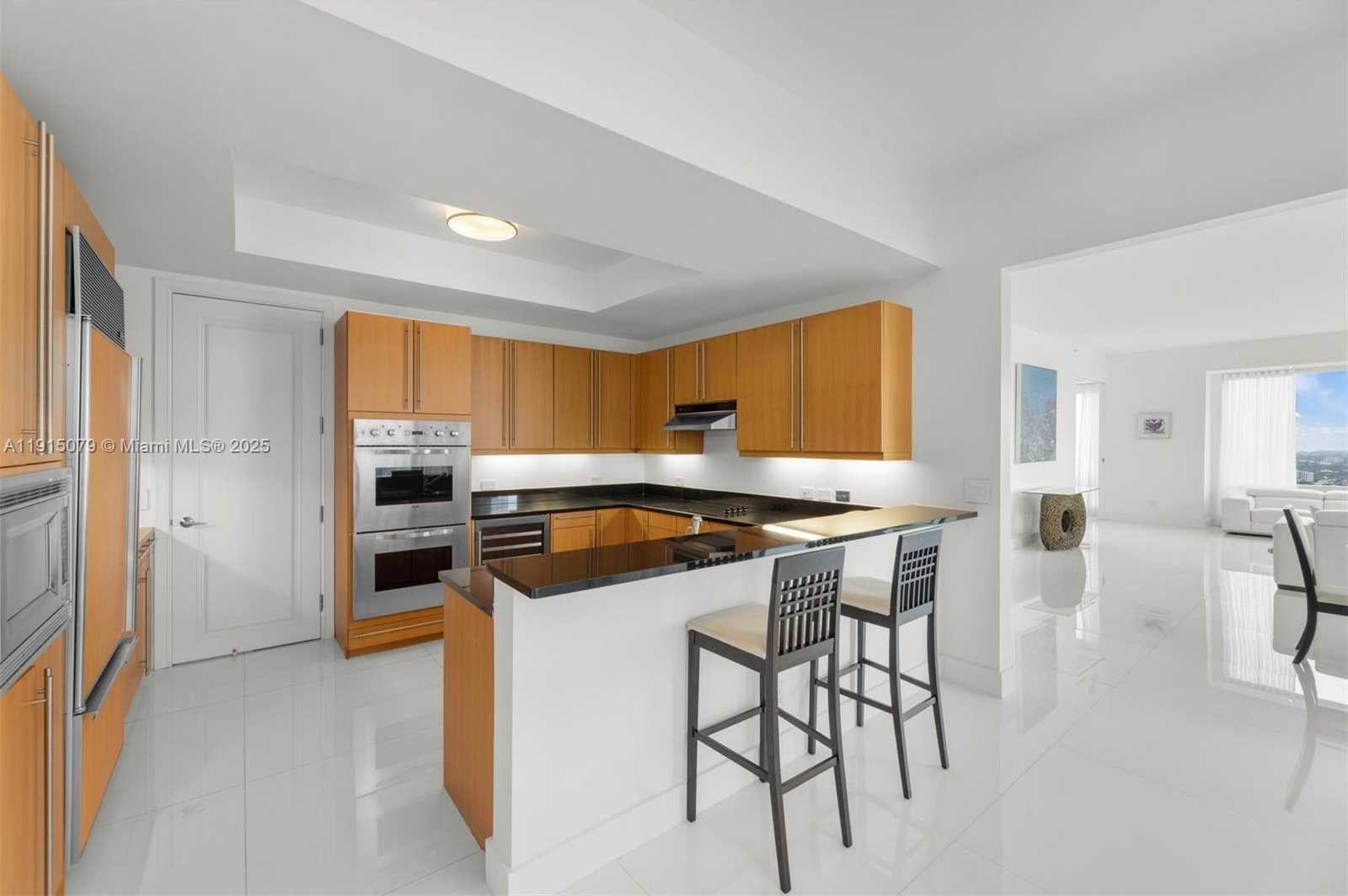 Small Image of 1425 BRICKELL AVE #54C, Miami Number 24
