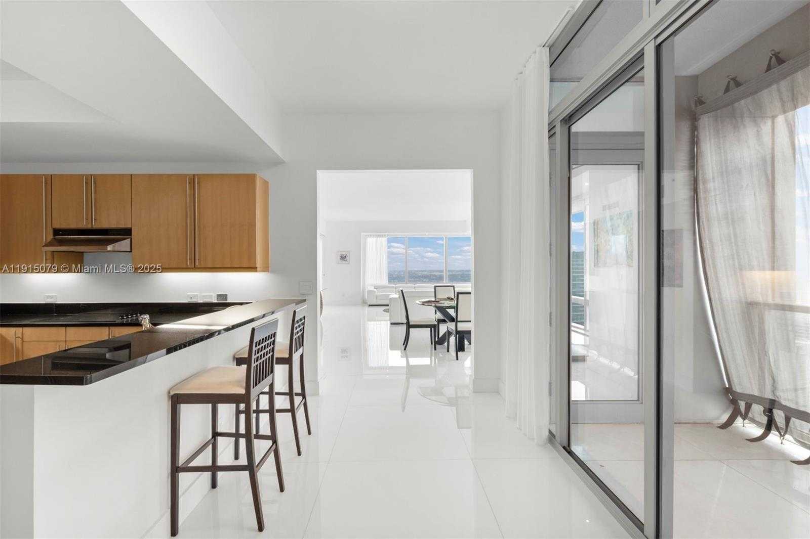 Small Image of 1425 BRICKELL AVE #54C, Miami Number 27