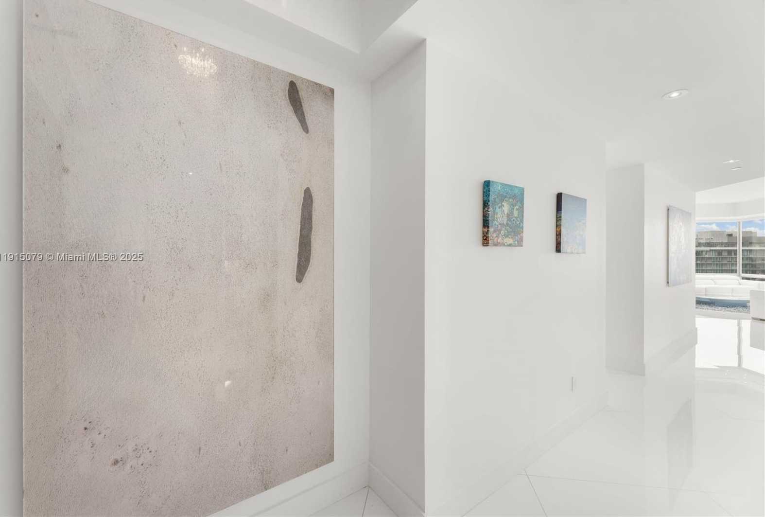 Small Image of 1425 BRICKELL AVE #54C, Miami Number 3