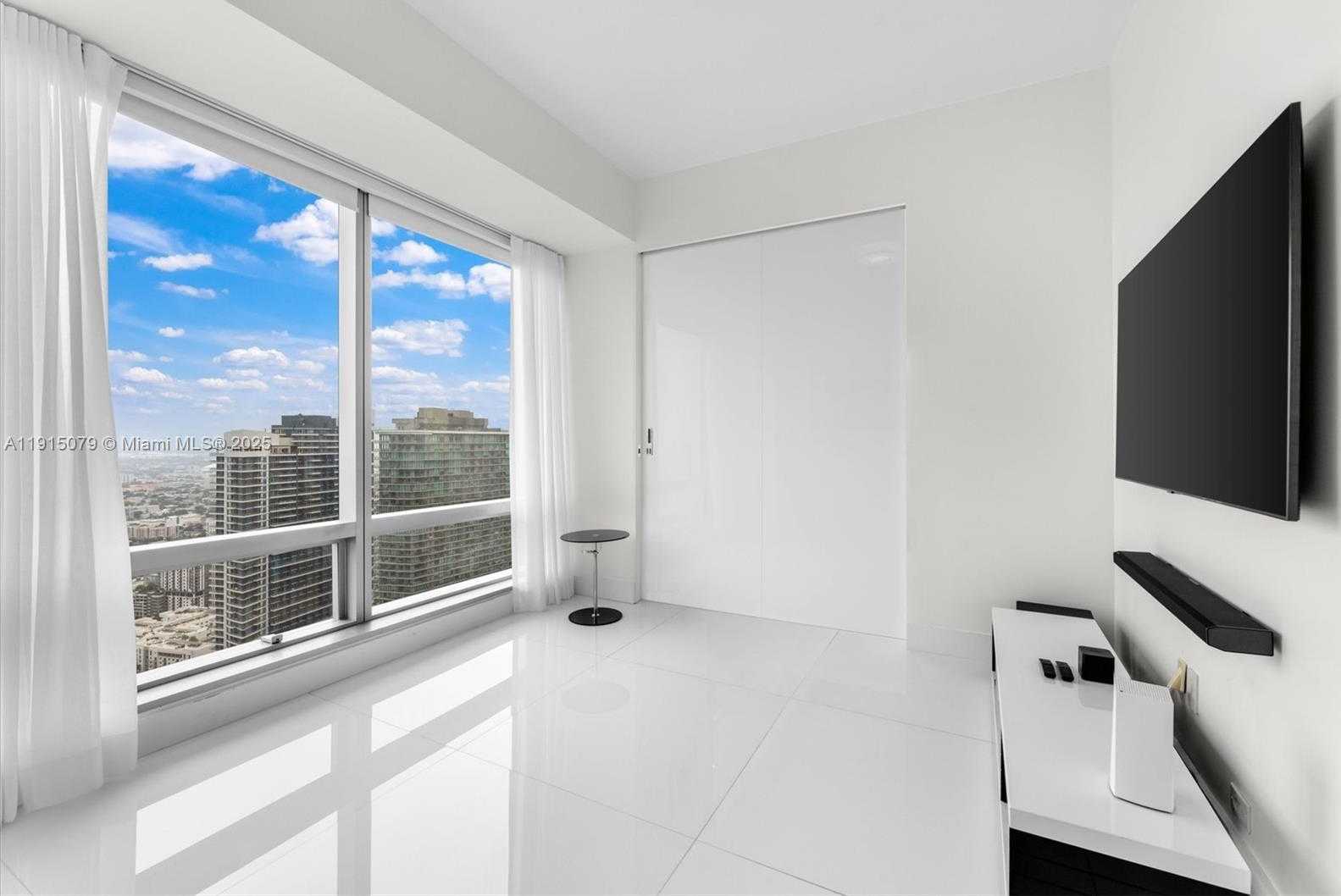 Small Image of 1425 BRICKELL AVE #54C, Miami Number 33