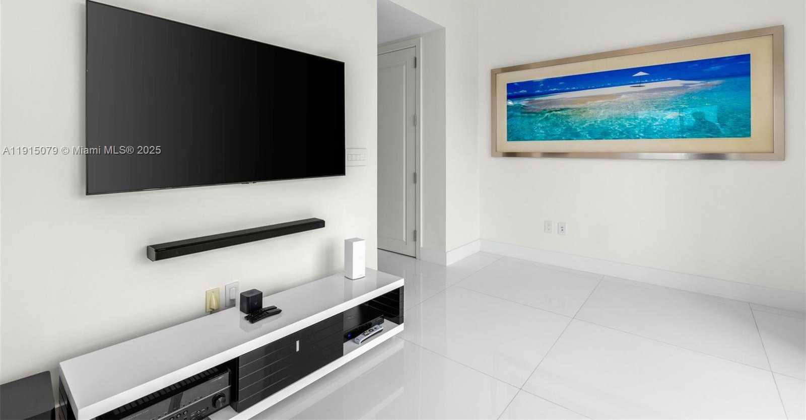 Small Image of 1425 BRICKELL AVE #54C, Miami Number 36
