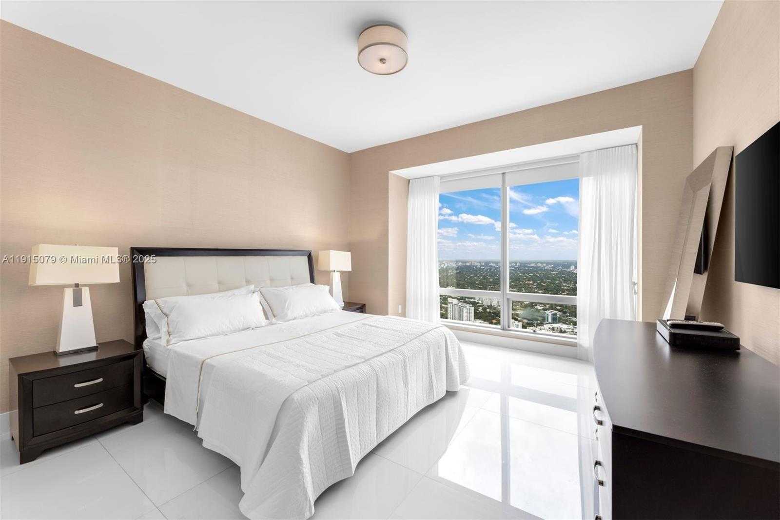 Small Image of 1425 BRICKELL AVE #54C, Miami Number 38