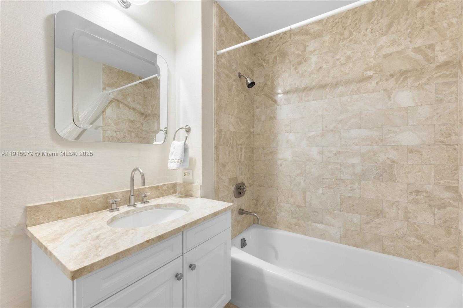 Small Image of 1425 BRICKELL AVE #54C, Miami Number 44