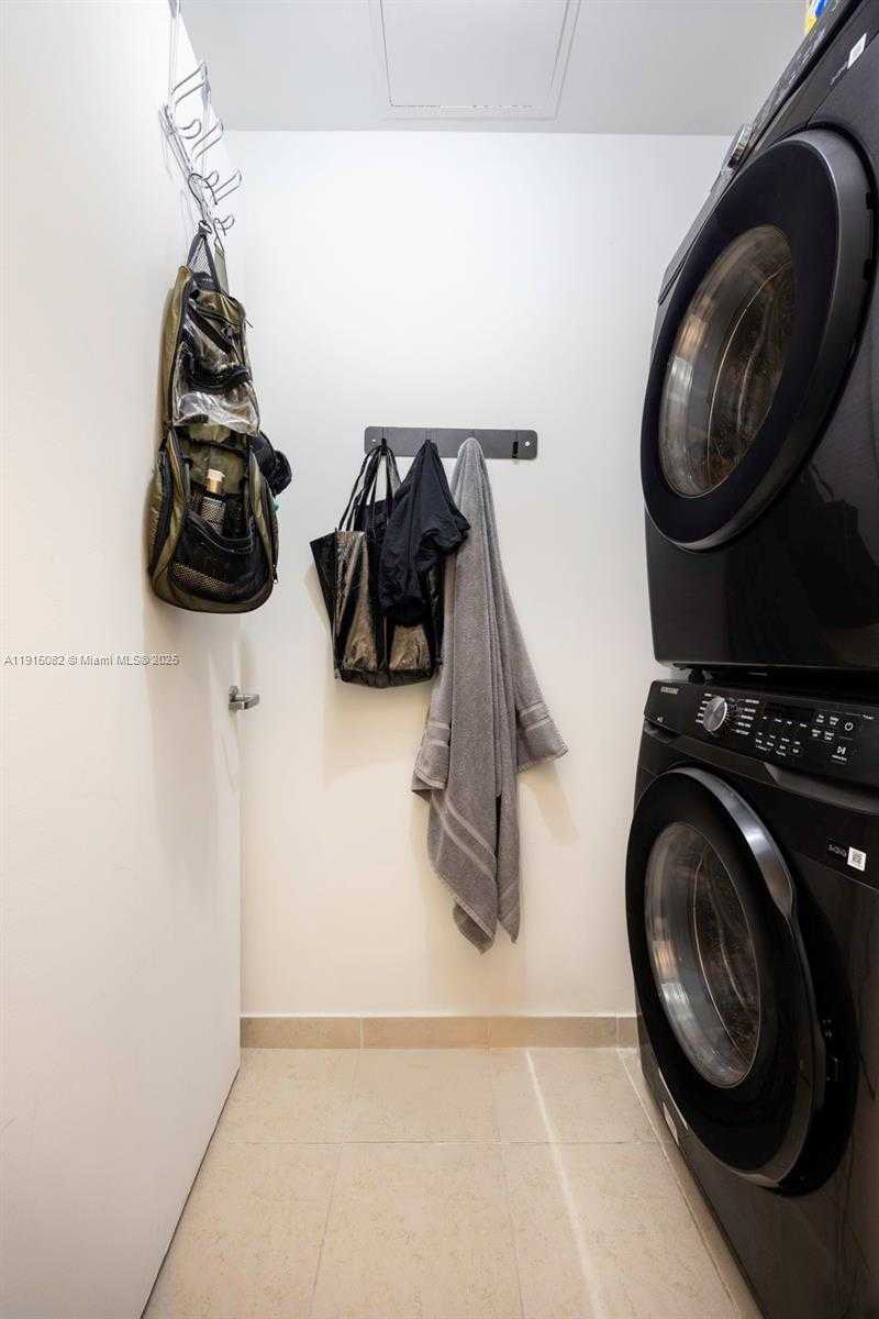 Small Image of 3301 NORTH EAST 1ST AVE #M0301, Miami Number 19