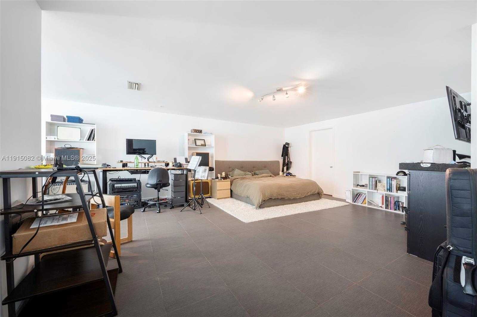 Small Image of 3301 NORTH EAST 1ST AVE #M0301, Miami Number 9