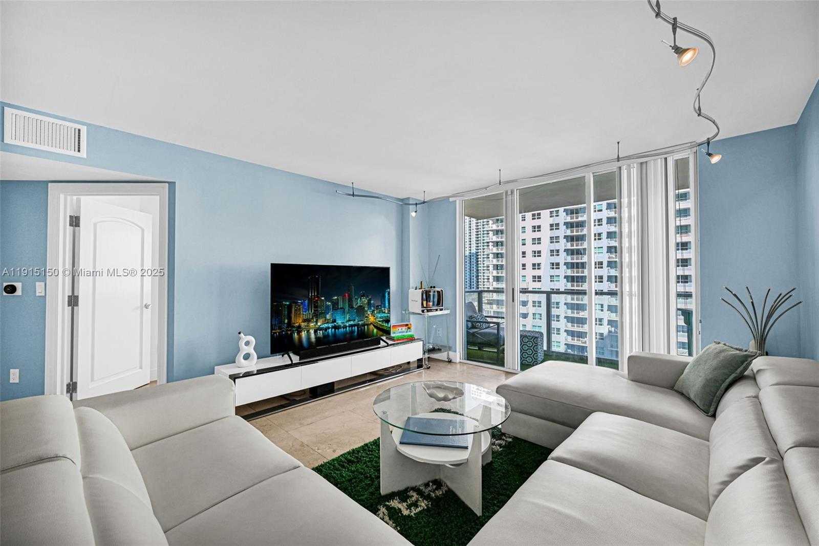 Small Image of 1155 BRICKELL BAY DR #2004, Miami Number 14