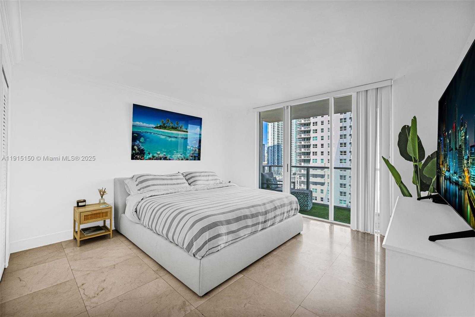 Small Image of 1155 BRICKELL BAY DR #2004, Miami Number 26