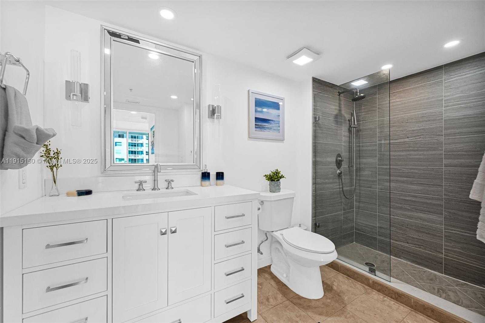 Small Image of 1155 BRICKELL BAY DR #2004, Miami Number 32