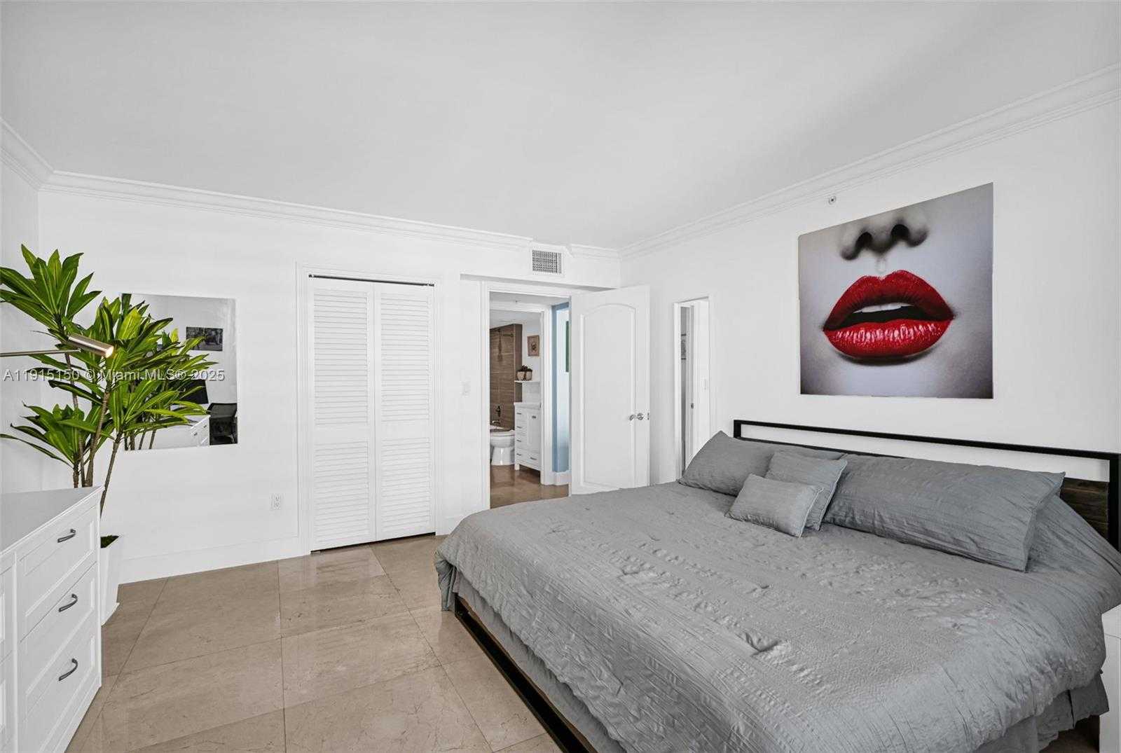 Small Image of 1155 BRICKELL BAY DR #2004, Miami Number 37