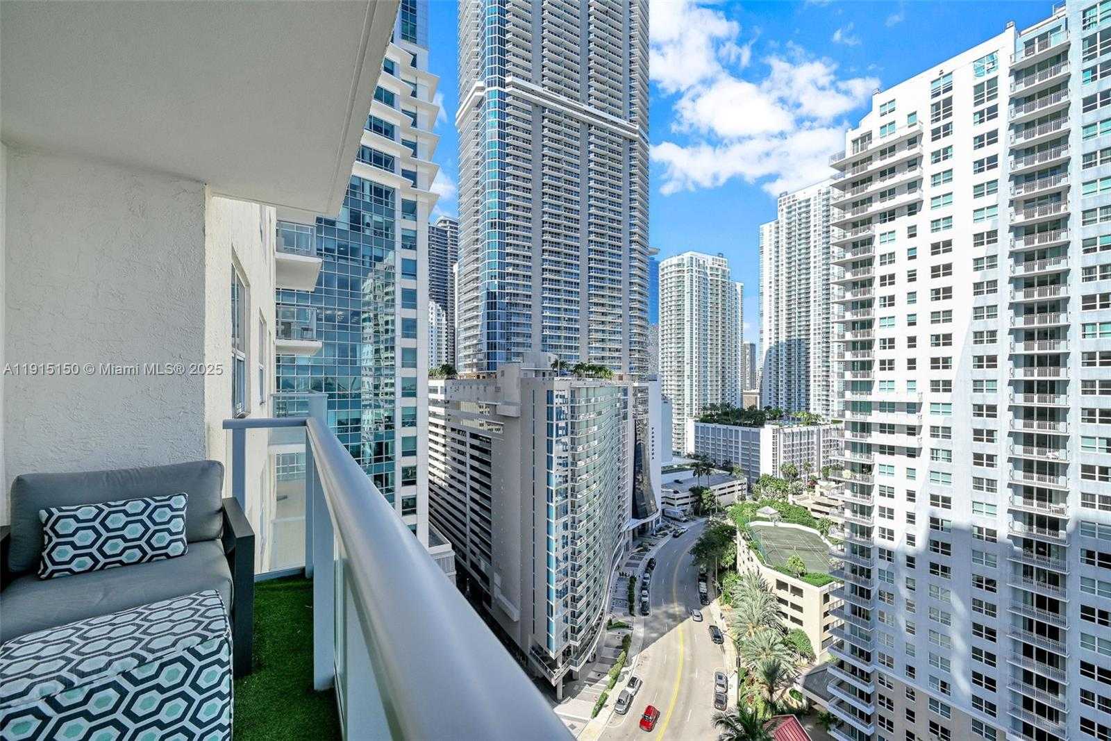 Small Image of 1155 BRICKELL BAY DR #2004, Miami Number 4