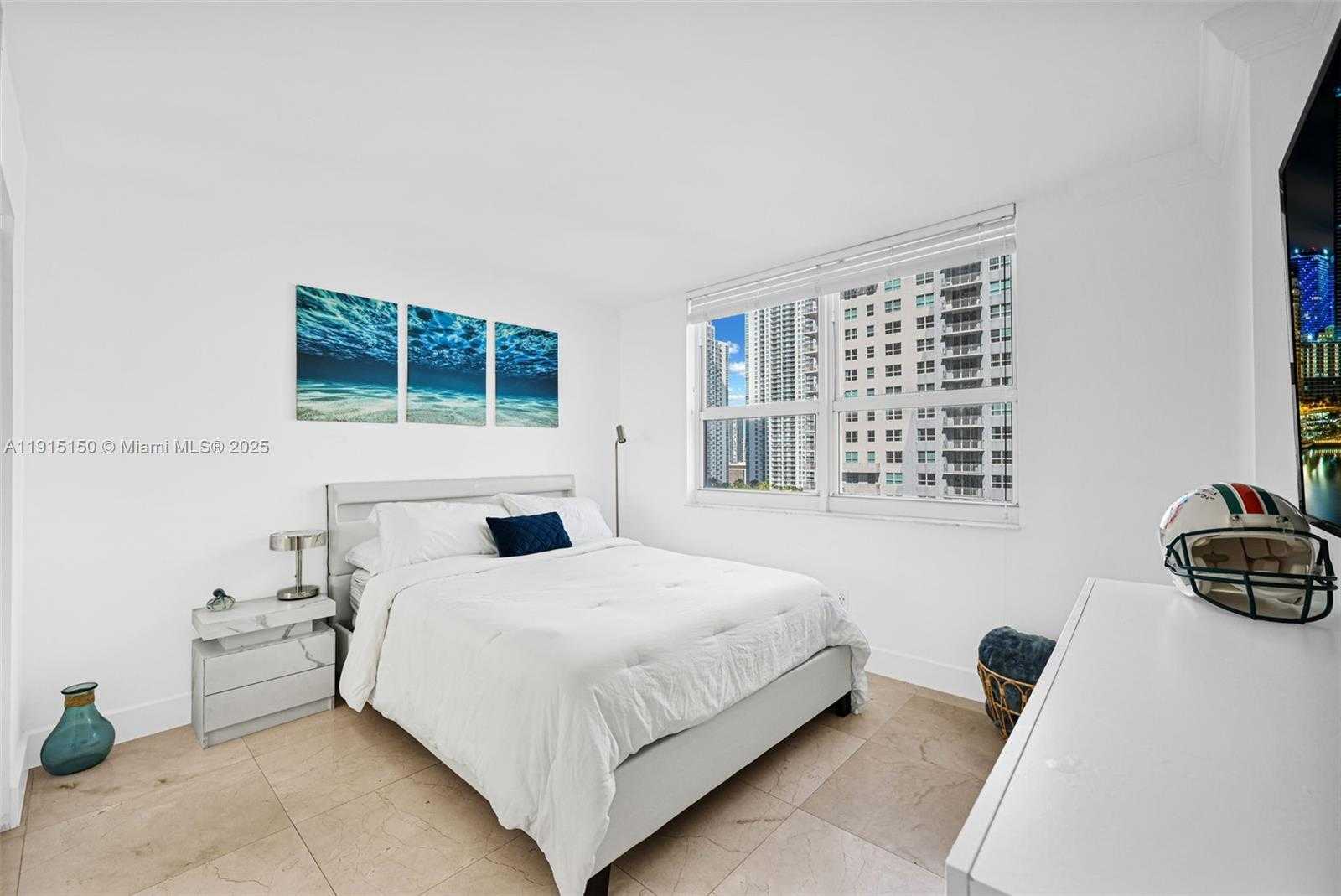 Small Image of 1155 BRICKELL BAY DR #2004, Miami Number 44