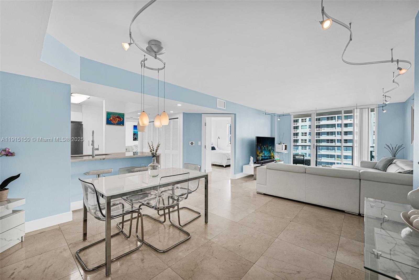 Small Image of 1155 BRICKELL BAY DR #2004, Miami Number 49