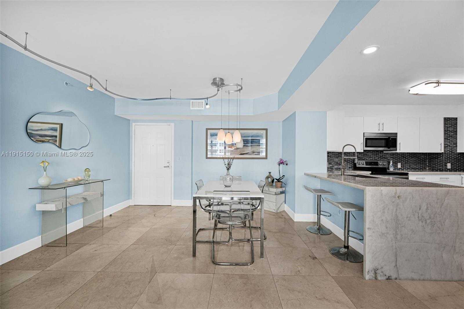 Small Image of 1155 BRICKELL BAY DR #2004, Miami Number 51