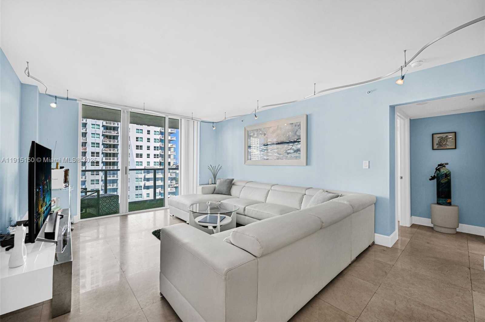 Small Image of 1155 BRICKELL BAY DR #2004, Miami Number 53