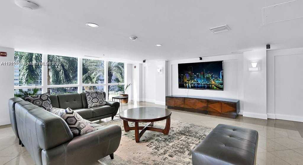 Small Image of 1155 BRICKELL BAY DR #2004, Miami Number 75