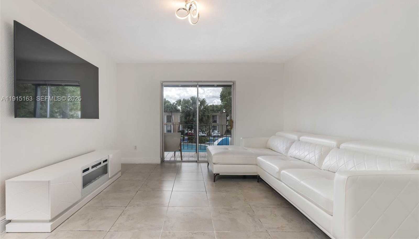 Small Image of 10748 NORTH KENDALL DR #N22, Miami Number 3