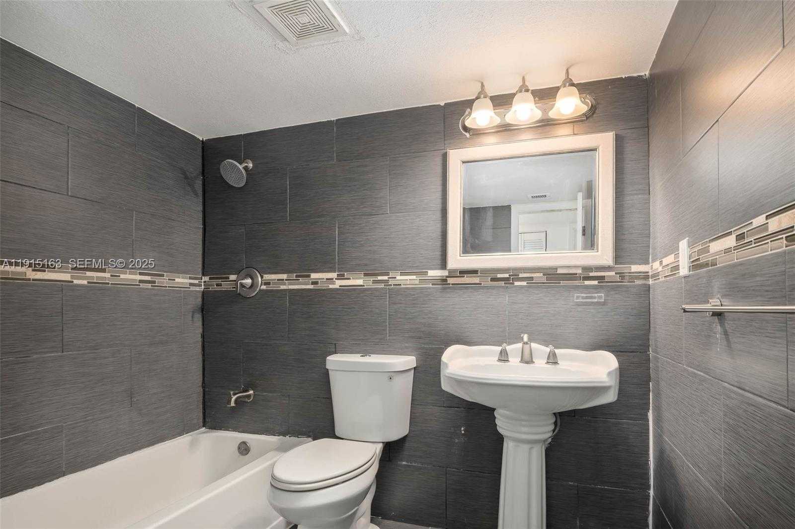 Small Image of 10748 NORTH KENDALL DR #N22, Miami Number 9