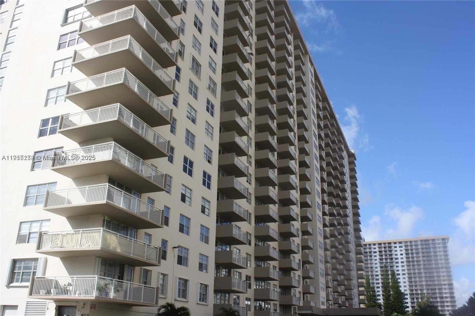 Small Image of 250 174TH ST #1809, Sunny Isles Beach Number 7