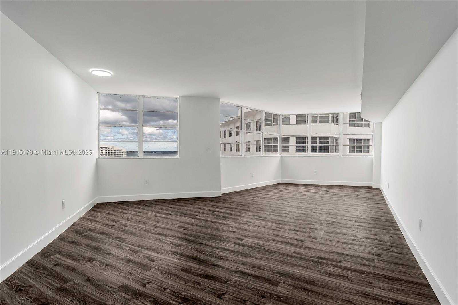 Small Image of 825 BRICKELL BAY DR #1942, Miami Number 14