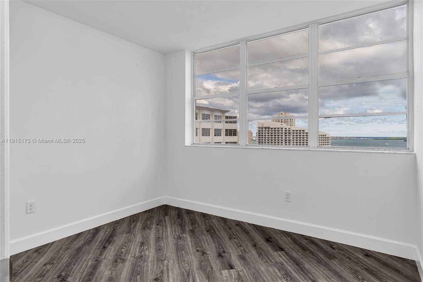 Small Image of 825 BRICKELL BAY DR #1942, Miami Number 18
