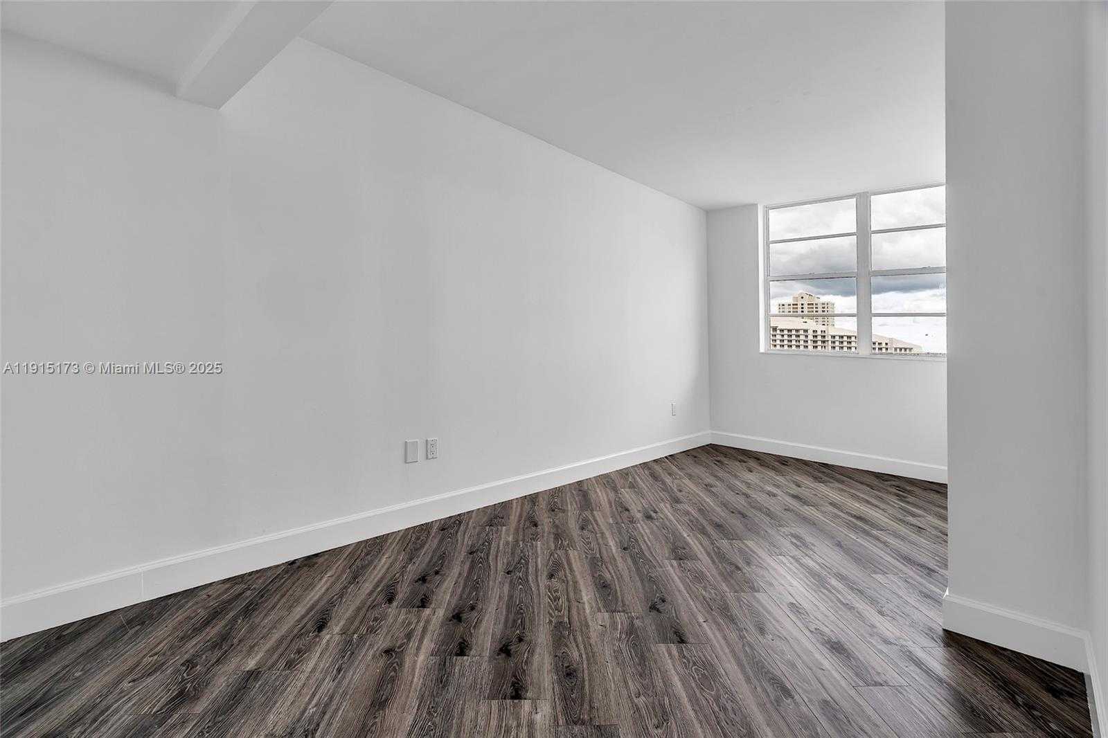 Small Image of 825 BRICKELL BAY DR #1942, Miami Number 22