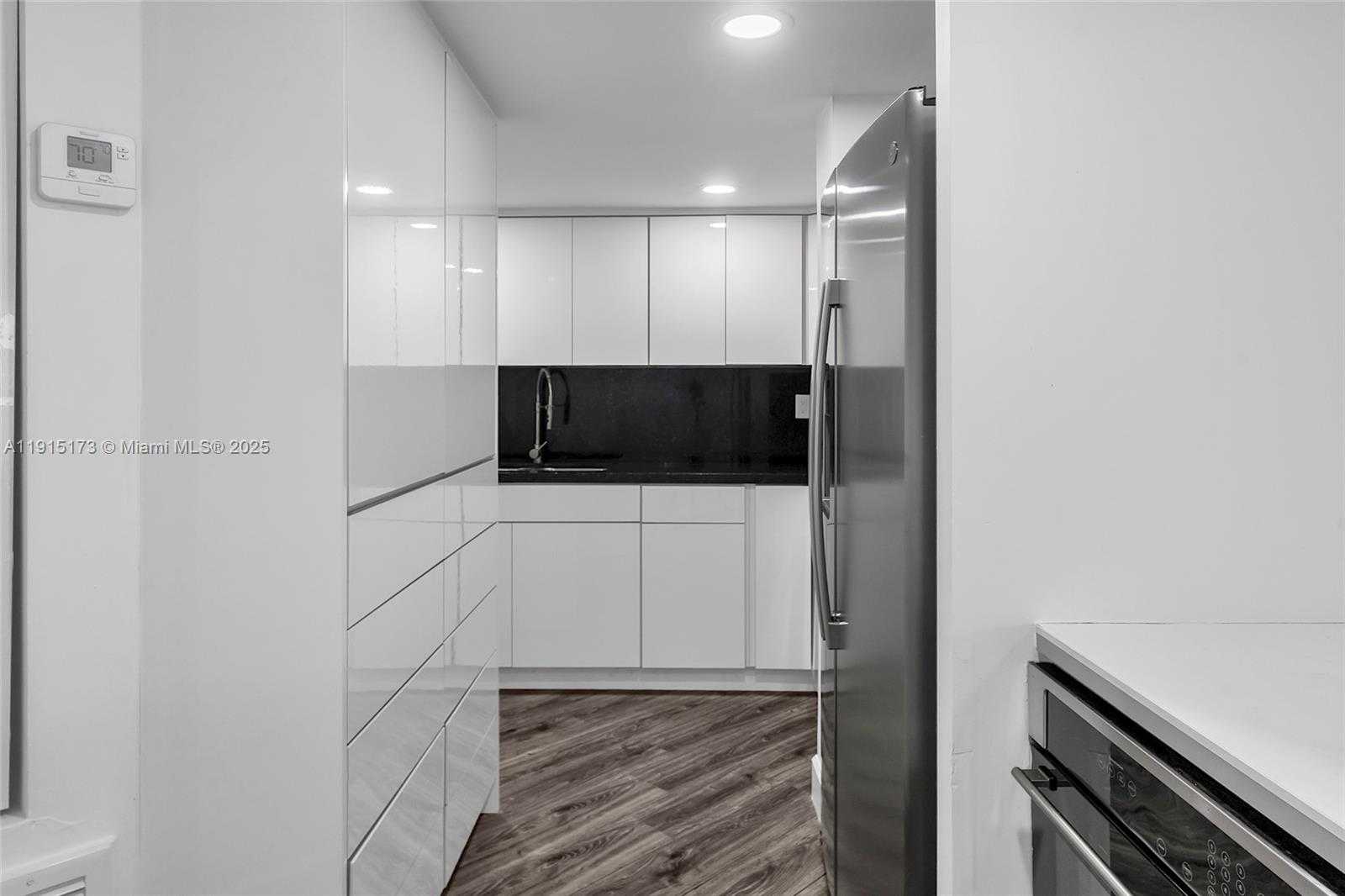 Small Image of 825 BRICKELL BAY DR #1942, Miami Number 7