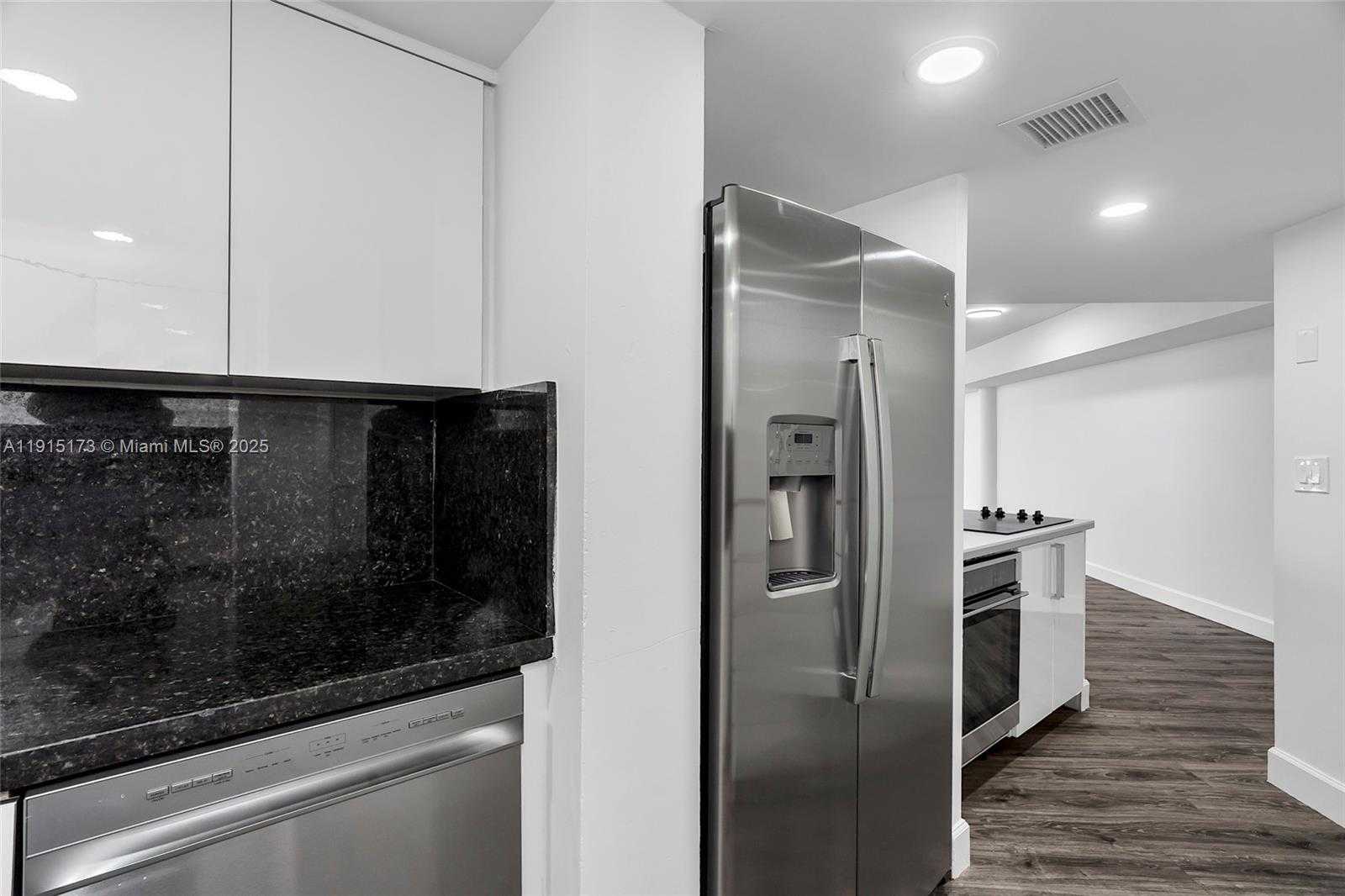 Small Image of 825 BRICKELL BAY DR #1942, Miami Number 8