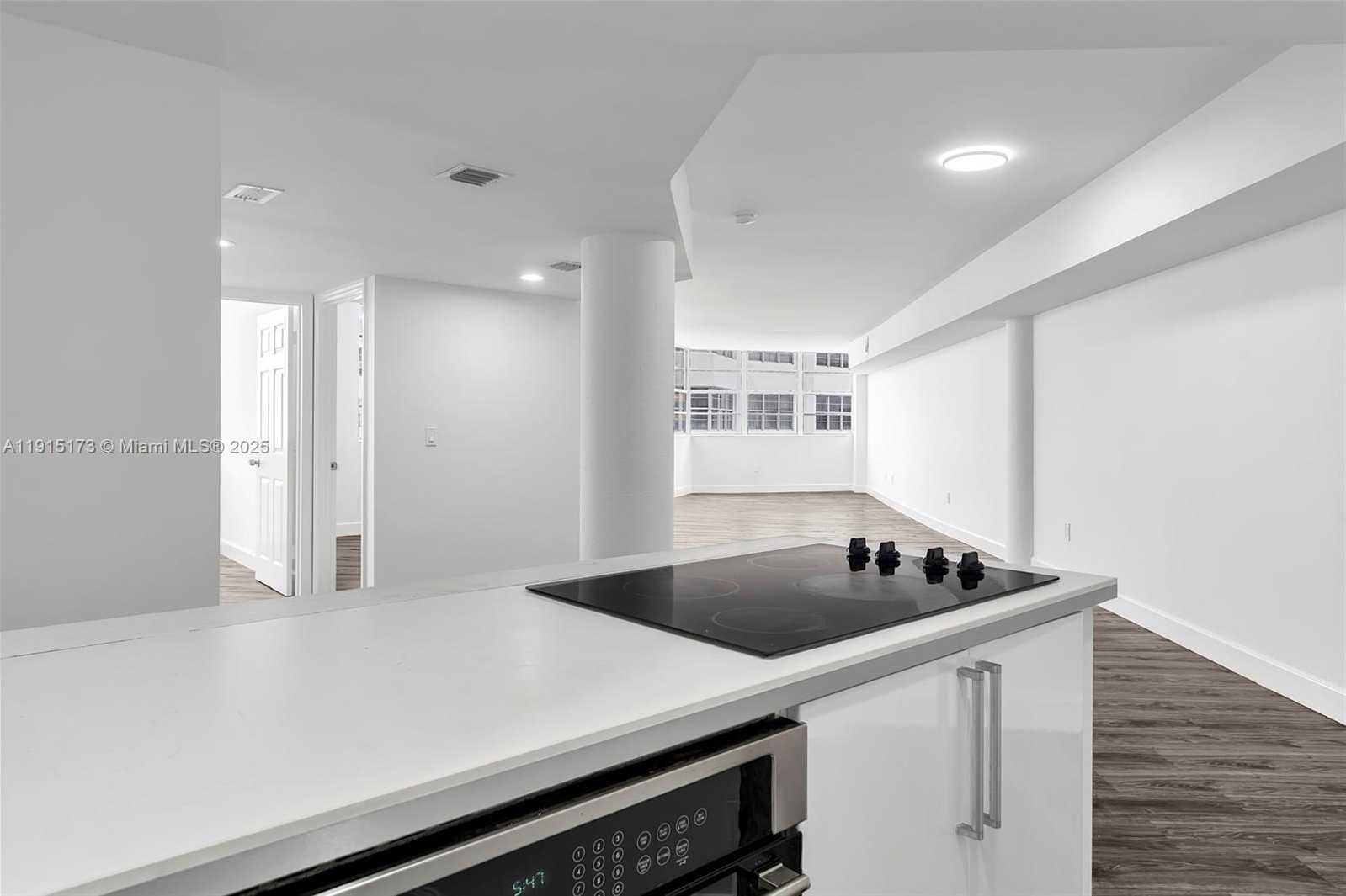 Small Image of 825 BRICKELL BAY DR #1942, Miami Number 9