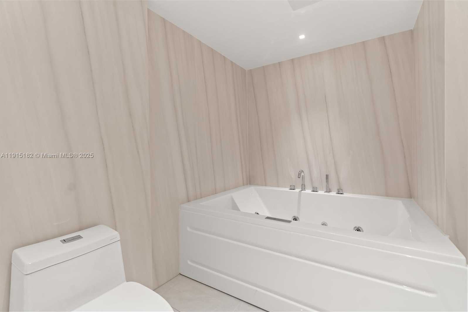 Small Image of 4779 COLLINS AVE #802/803, Miami Beach Number 67