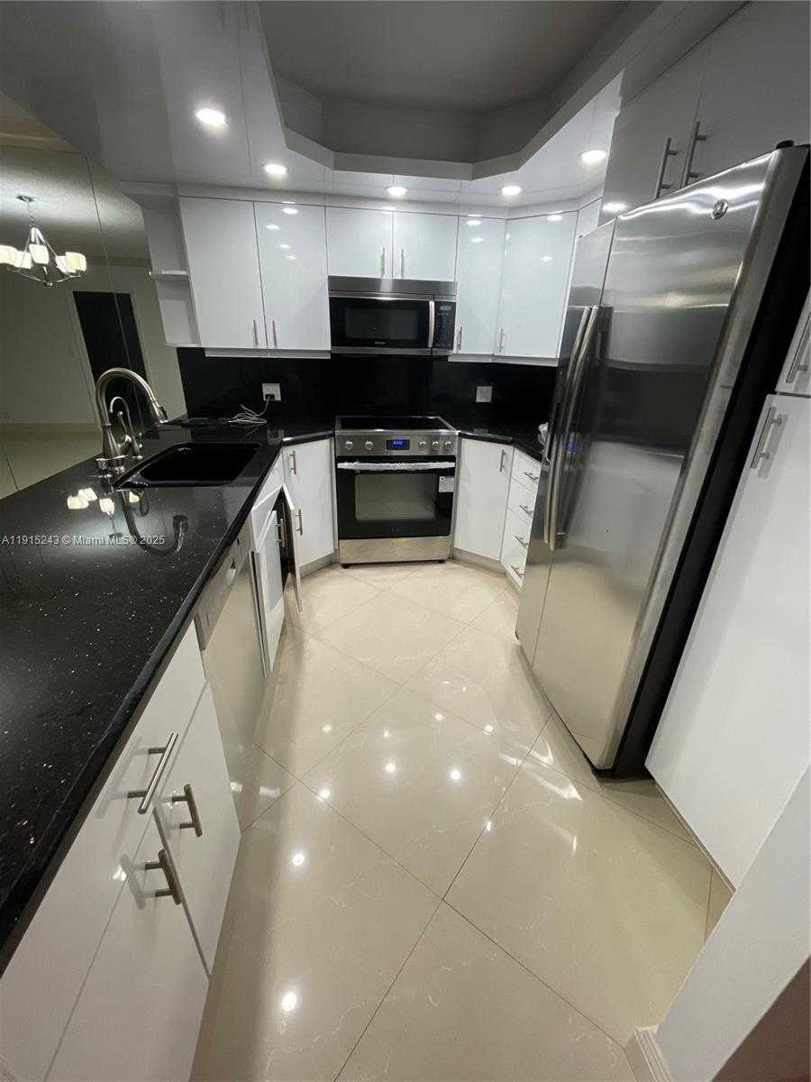 Small Image of 3800 SOUTH OCEAN DR #1823, Hollywood Number 4