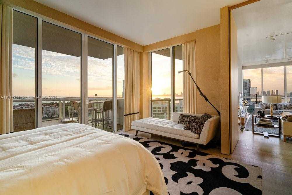 Small Image of 50 SOUTH POINTE DR #2703, Miami Beach Number 14