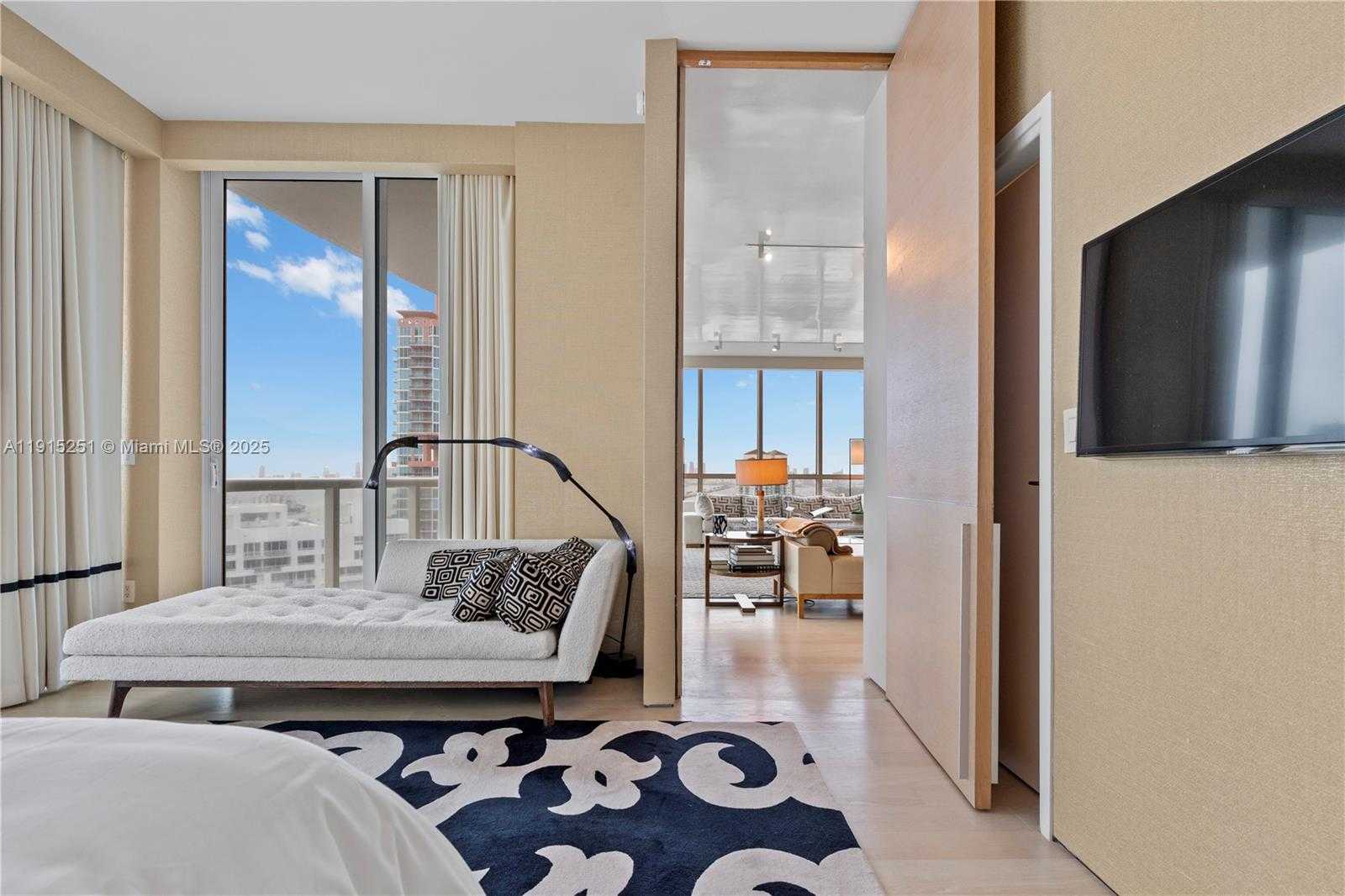 Small Image of 50 SOUTH POINTE DR #2703, Miami Beach Number 28