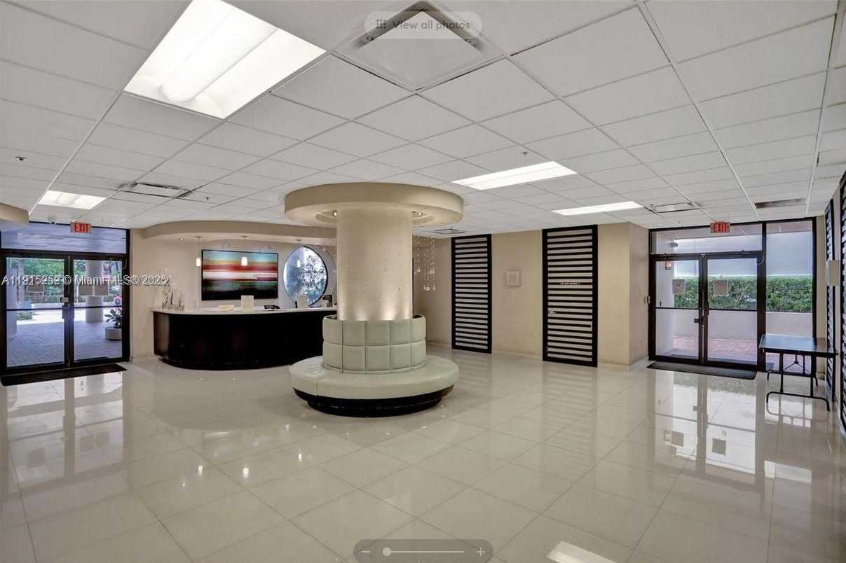 Small Image of 1621 COLLINS AVE #505, Miami Beach Number 2