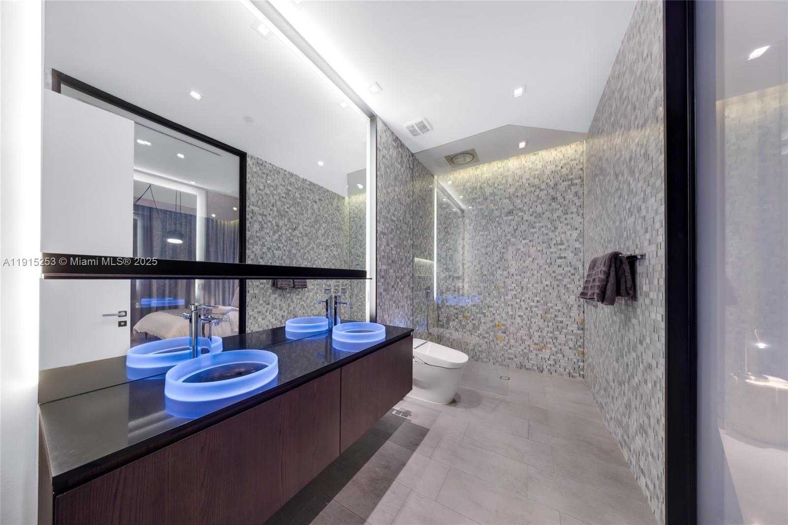 Small Image of 250 NORTH WEST 24TH ST #PHA, Miami Number 17