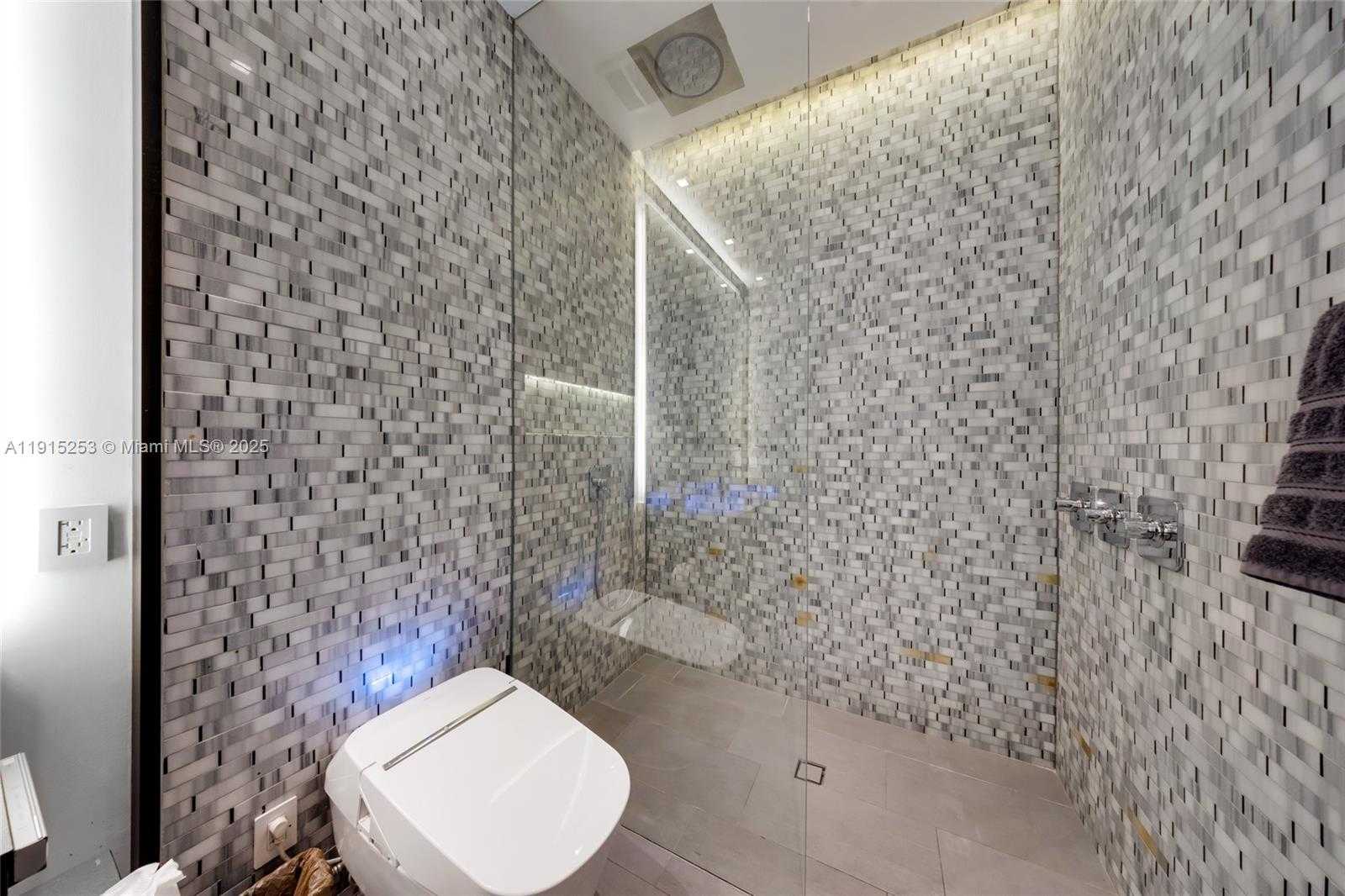 Small Image of 250 NORTH WEST 24TH ST #PHA, Miami Number 18