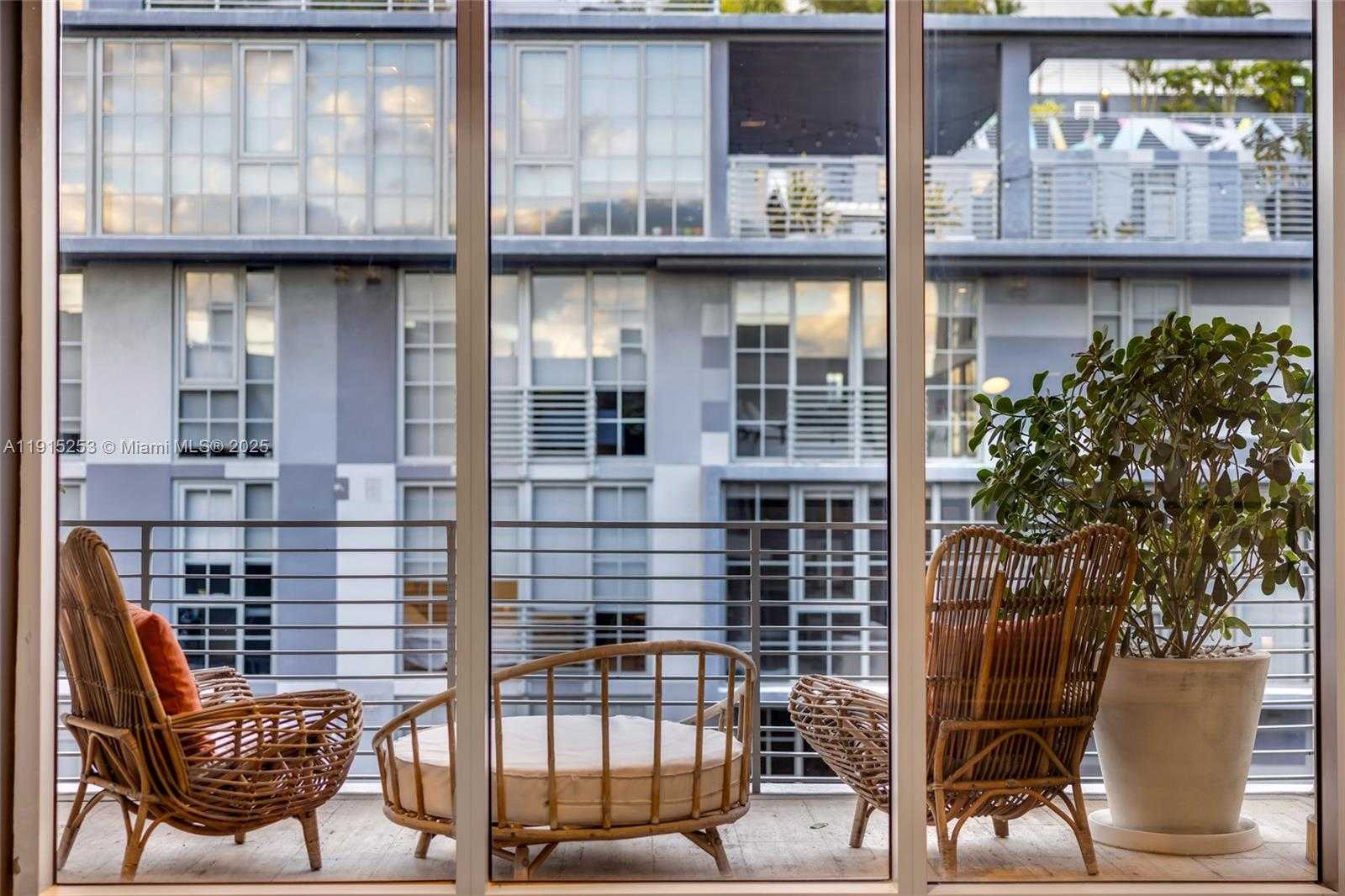 Small Image of 250 NORTH WEST 24TH ST #PHA, Miami Number 30