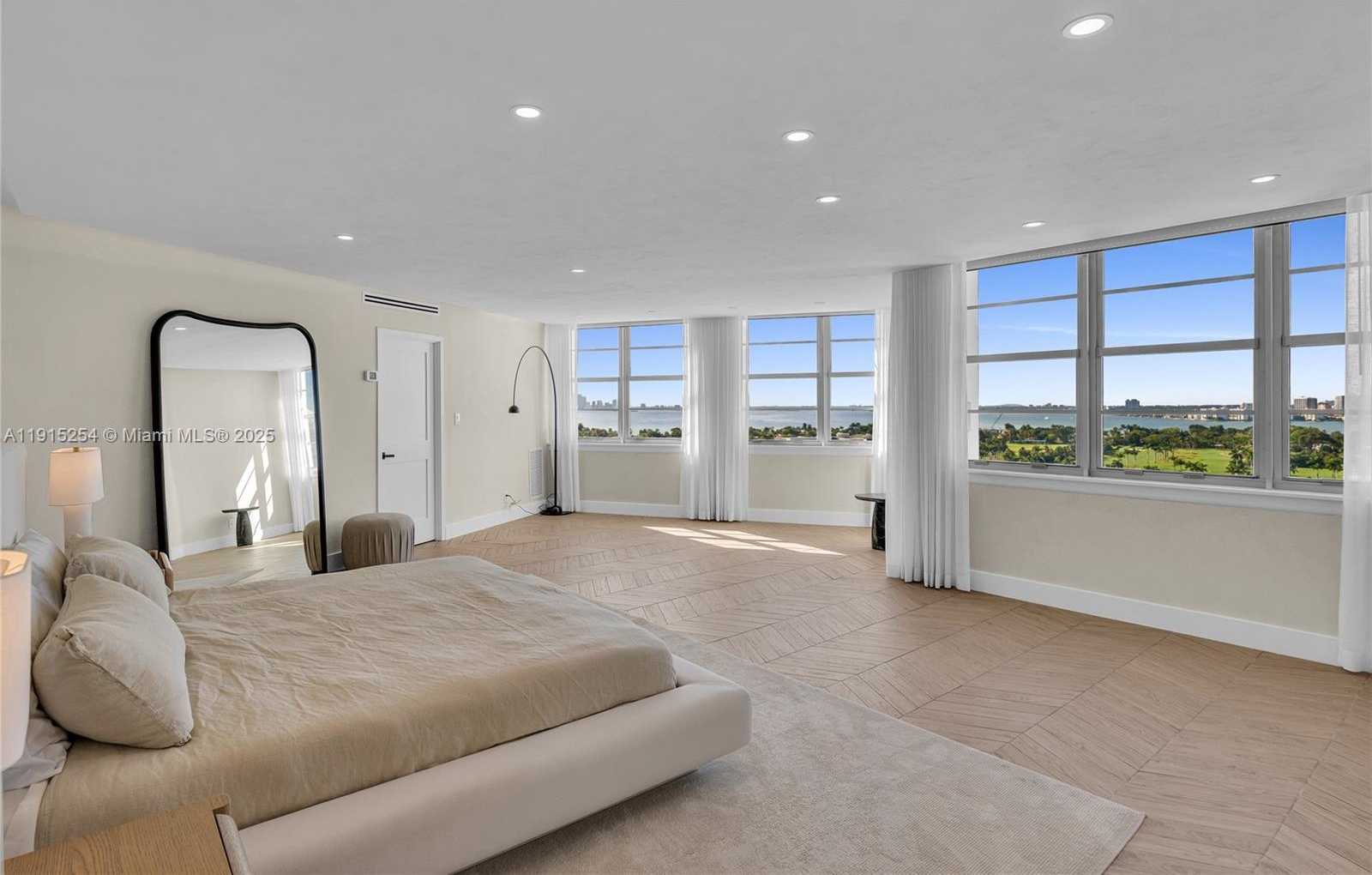 Small Image of 5660 COLLINS AVE #18D, Miami Beach Number 16