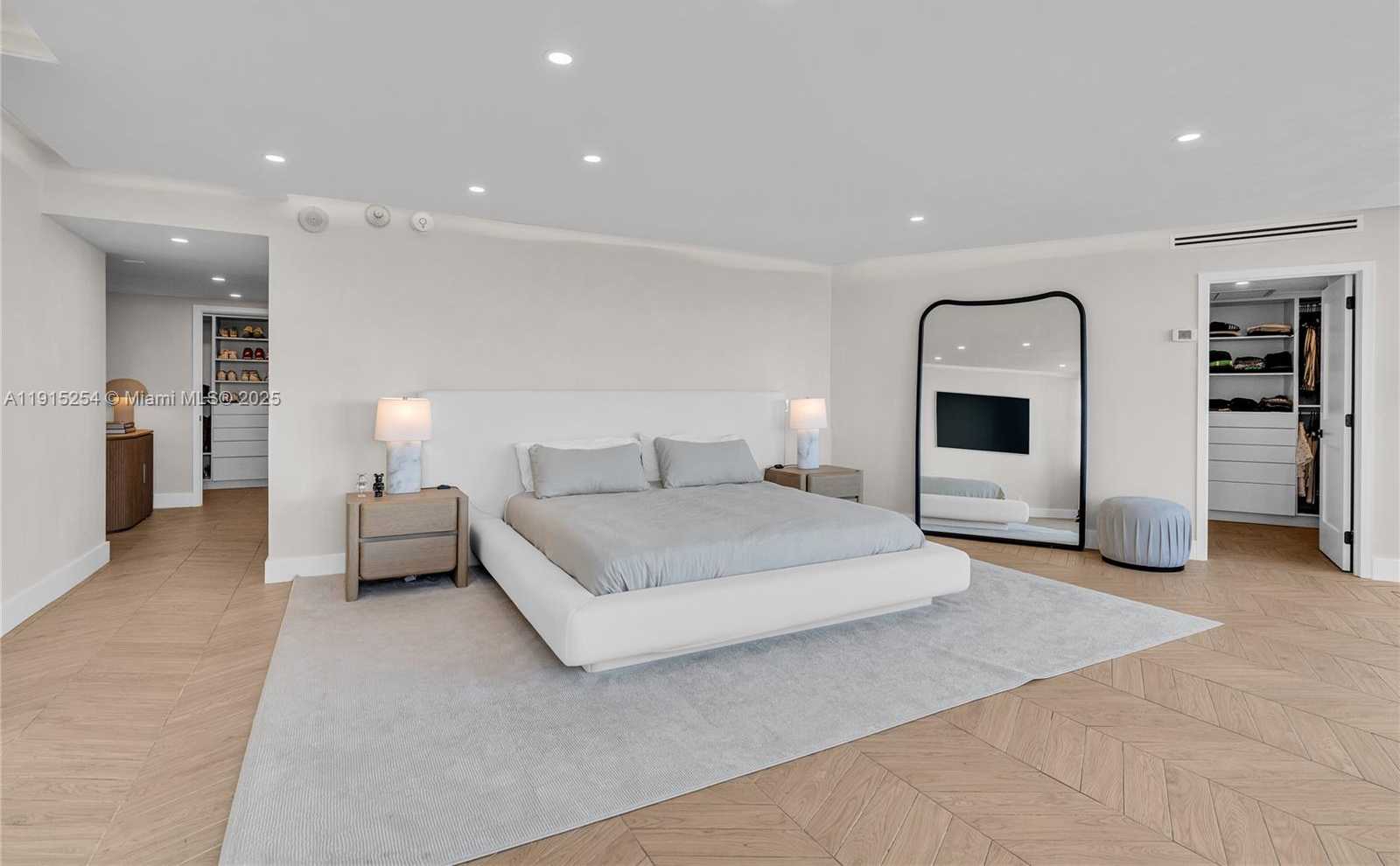 Small Image of 5660 COLLINS AVE #18D, Miami Beach Number 19