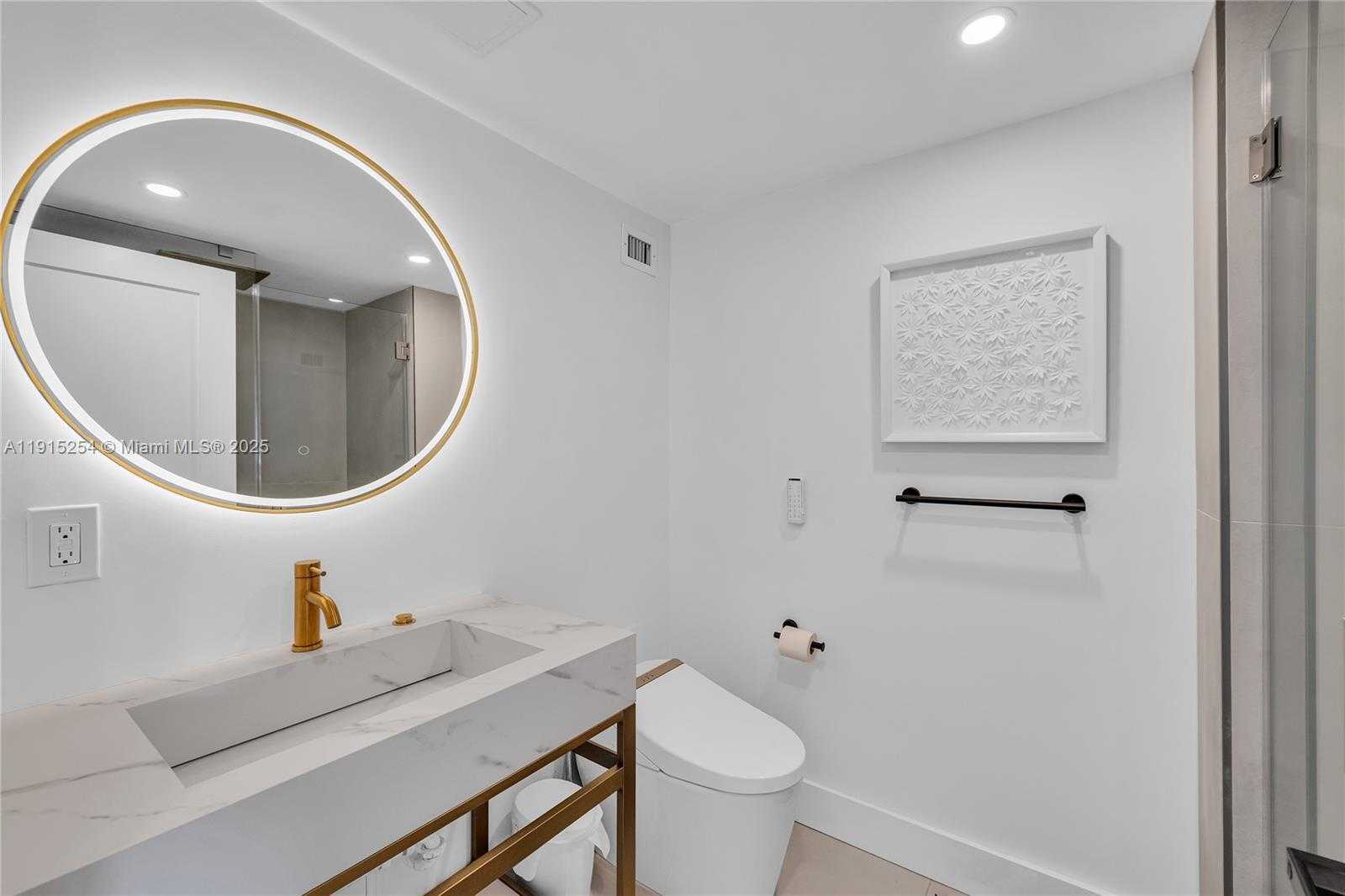 Small Image of 5660 COLLINS AVE #18D, Miami Beach Number 26