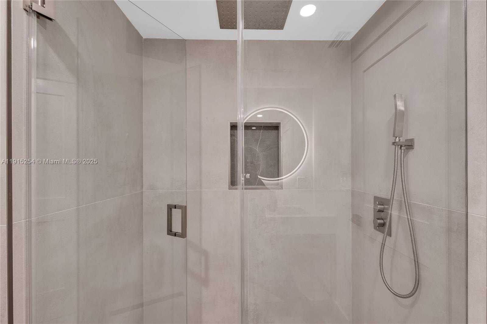 Small Image of 5660 COLLINS AVE #18D, Miami Beach Number 27