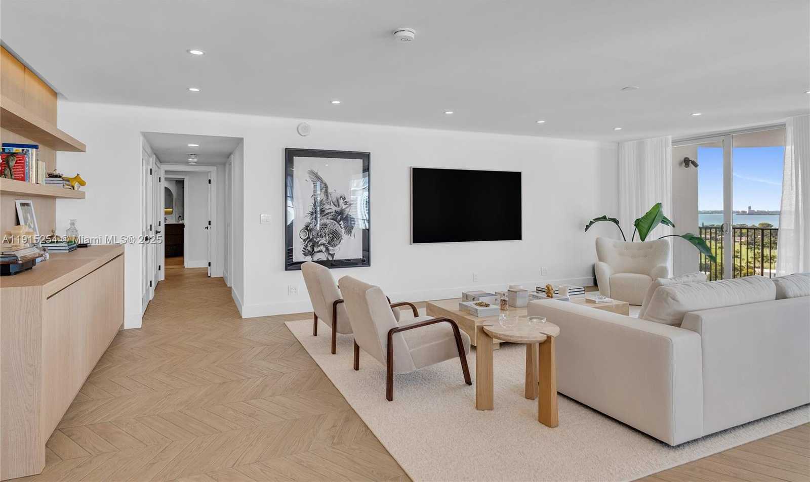 Small Image of 5660 COLLINS AVE #18D, Miami Beach Number 4