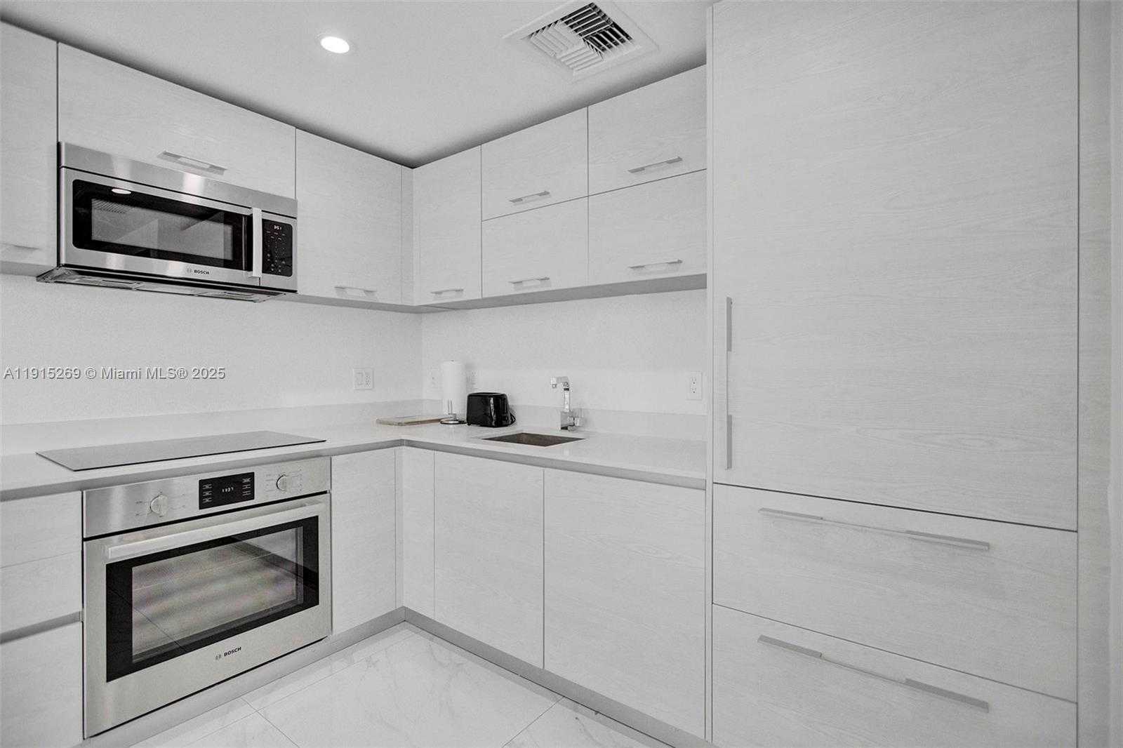Small Image of 1300 SOUTH MIAMI AVE #1407, Miami Number 5