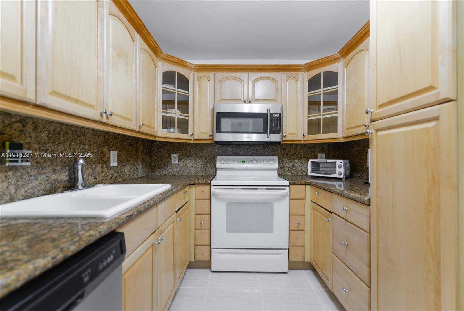 Small Image of 1950 SOUTH OCEAN DR #17N, Hallandale Beach Number 12