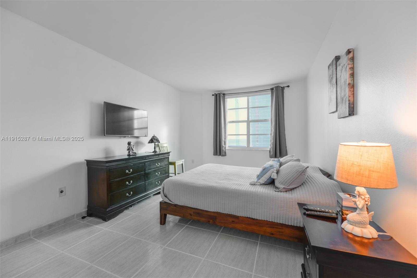 Small Image of 1950 SOUTH OCEAN DR #17N, Hallandale Beach Number 16